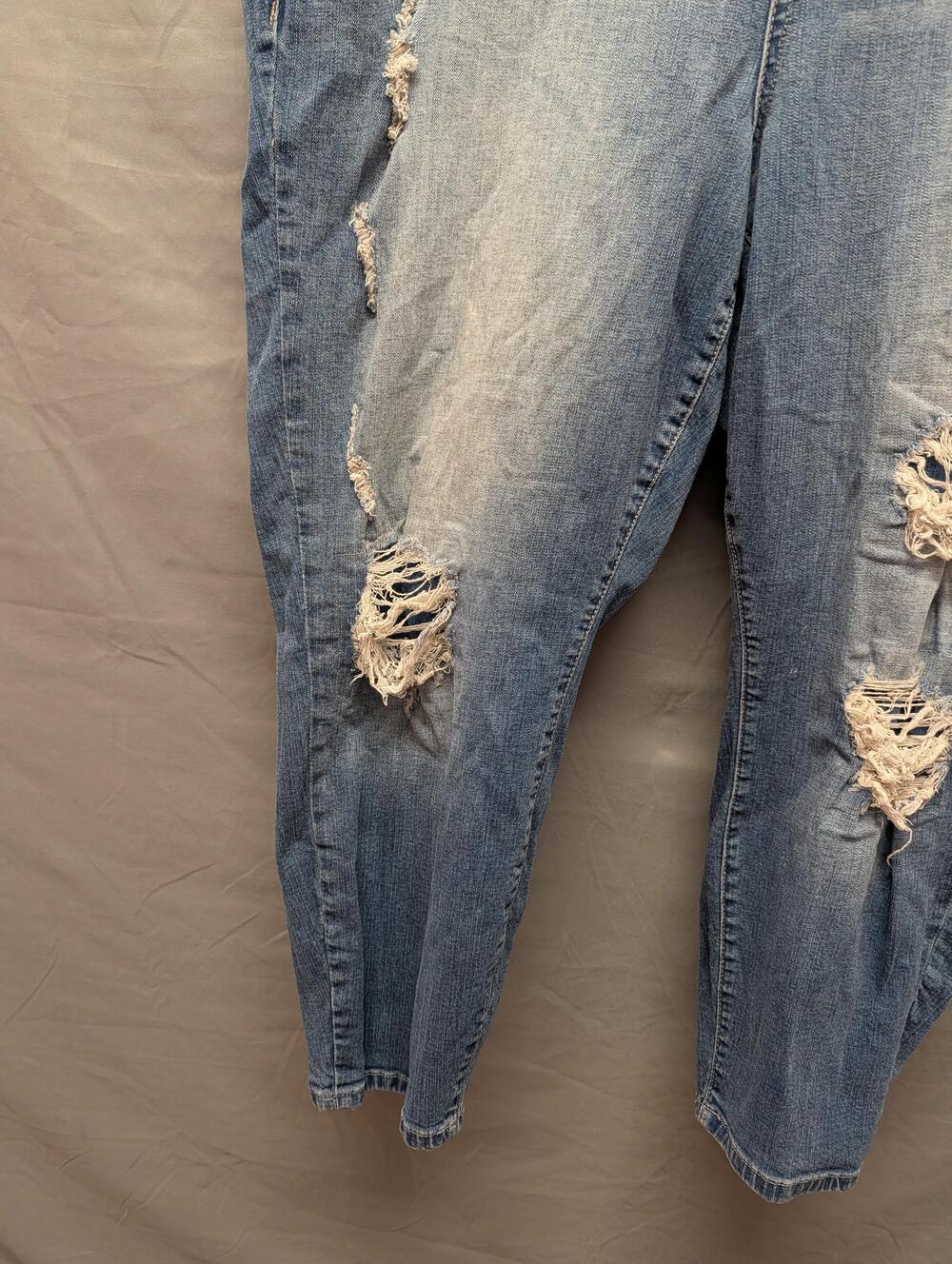 Torrid Jeans Womens 22R Plus Size Blue Distressed Ripped Light Wash Denim - Picture 4 of 16